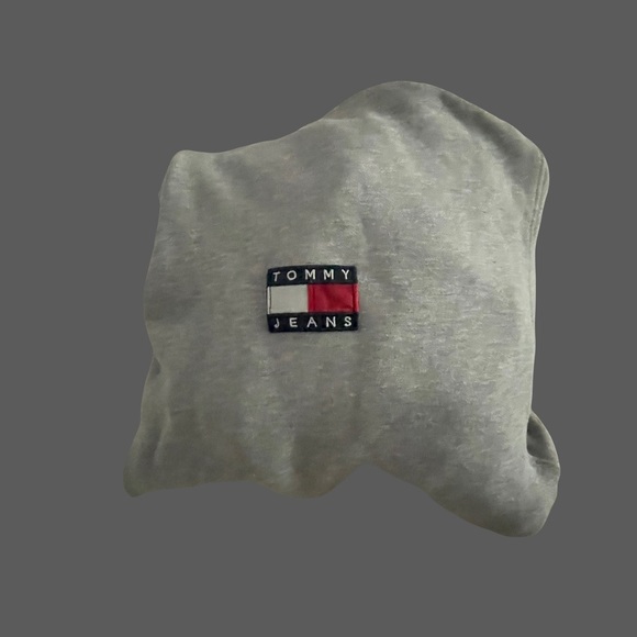 Tommy Hilfigure Badge Hoodie - Picture 6 of 13